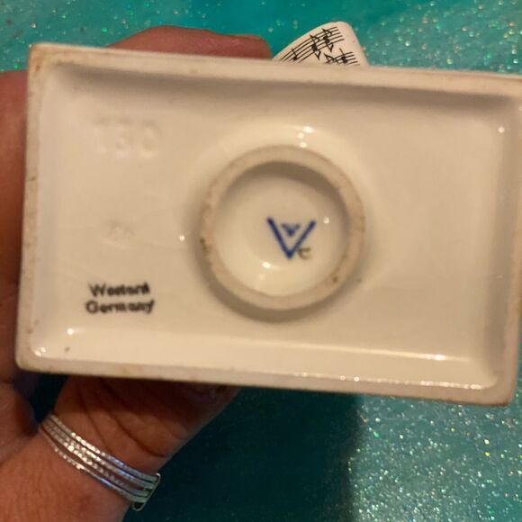 Set of (2) Hummel Collectible Figurines - Picture 4 of 9